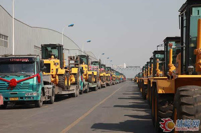 2015年工程機(jī)械產(chǎn)品進(jìn)出口貿(mào)易評析 雖小有波瀾，但整體平穩(wěn)